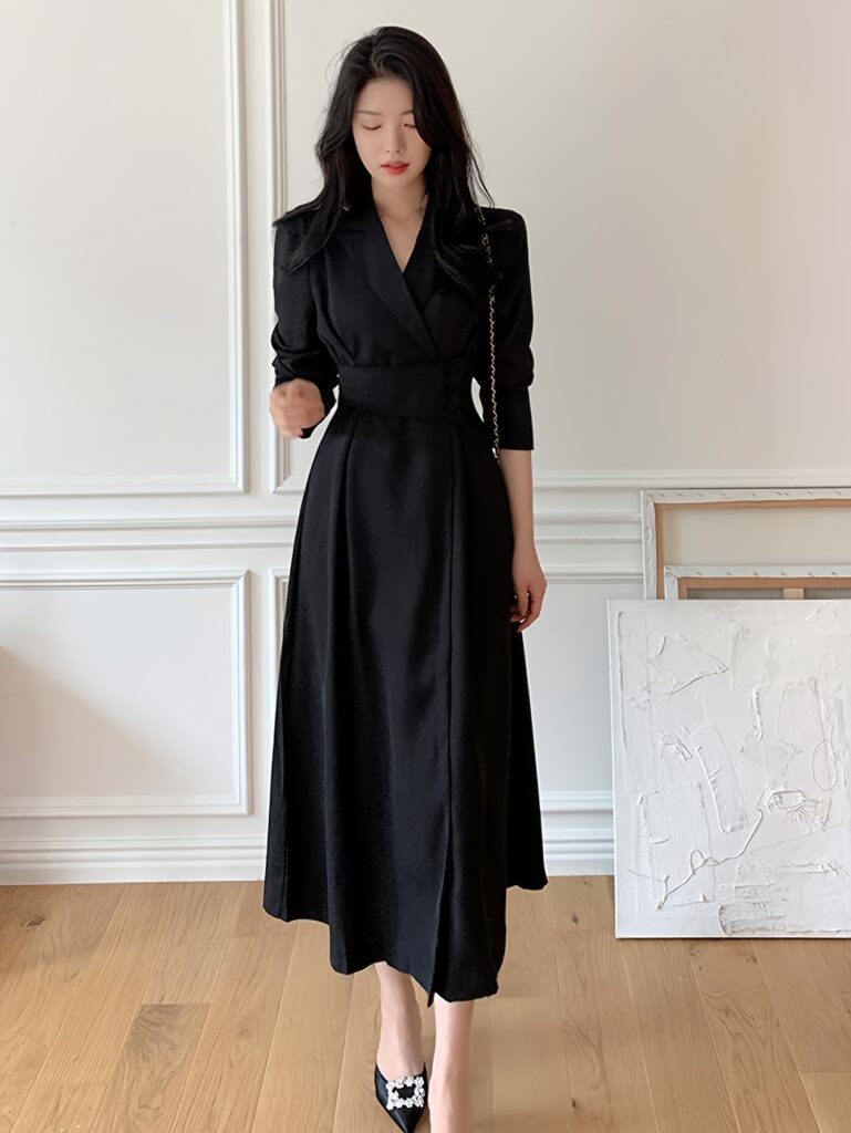 Bordeaux Elegance: A Chic Fall Dress from Newness. Luxurious textured fabric, perfect for any autumn occasion.