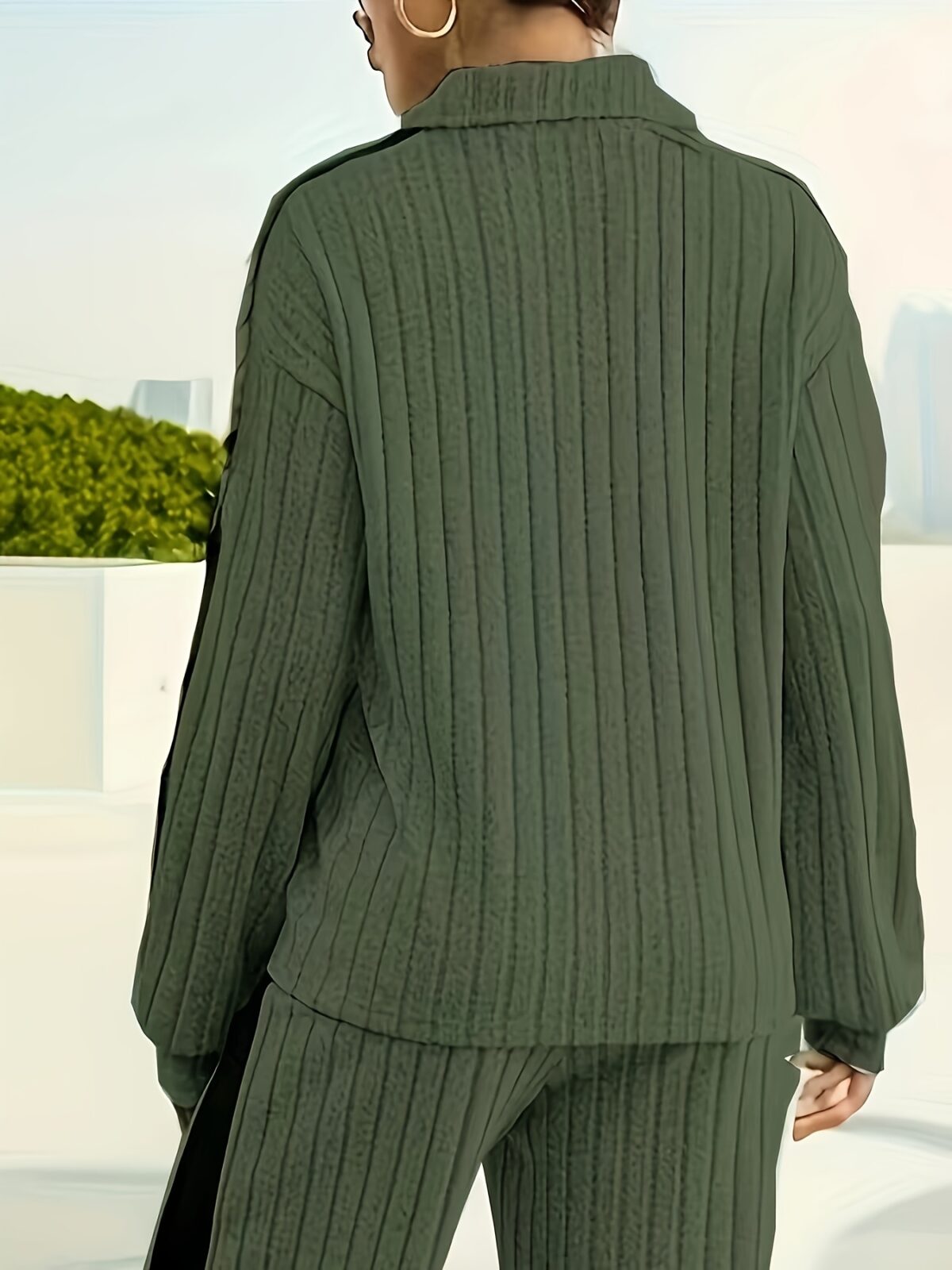 The Newness Milan Casual Suit Set in versatile color This chic and comfortable suit is perfect for any autumn occasion