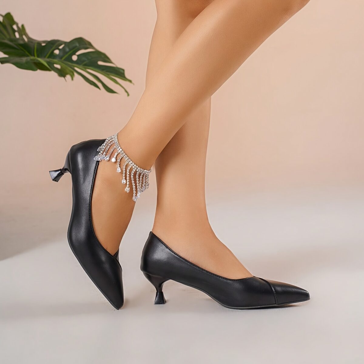 Newness Parisian Chic Pointed Kitten Heels Versatile comfortable pointed toe kitten heels in a chic Parisian style perfect for any occasion