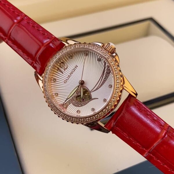 Newness Celestial Radiance Women's Automatic Watch: A stunning wristwatch showcasing timeless elegance and sophisticated design.